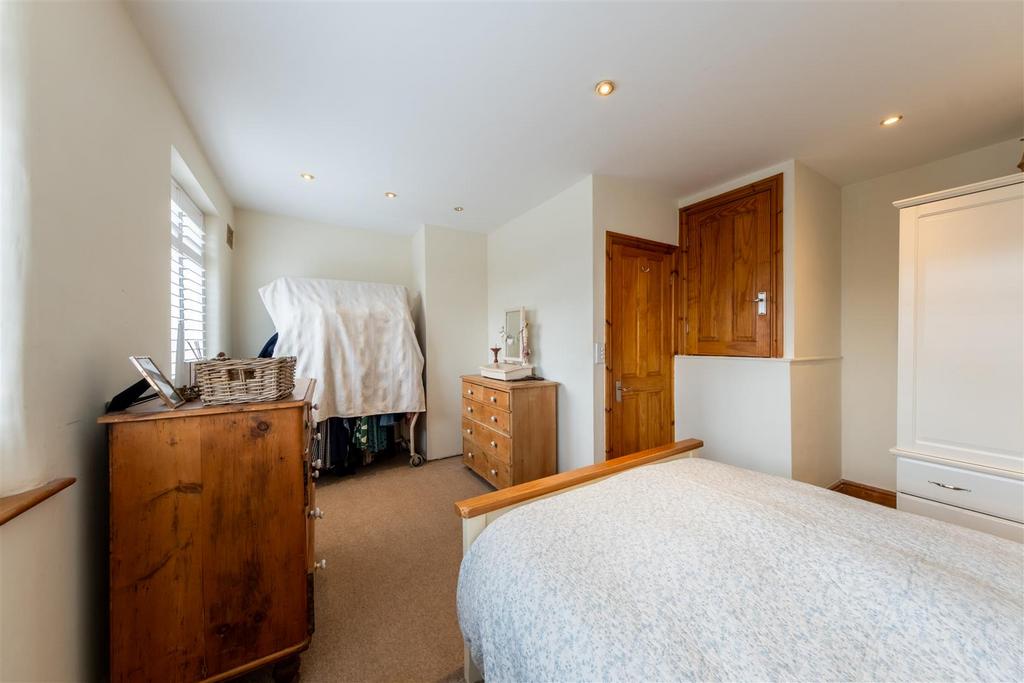 10 Rayleigh Avenue-024.jpg