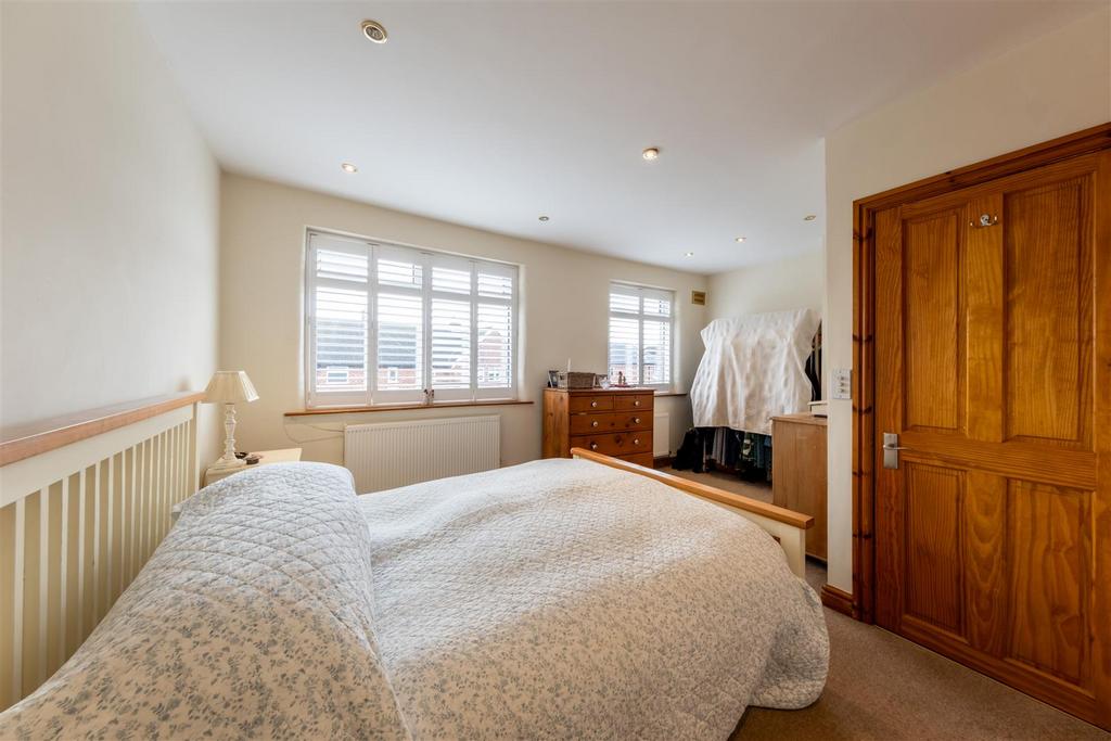 10 Rayleigh Avenue-025.jpg