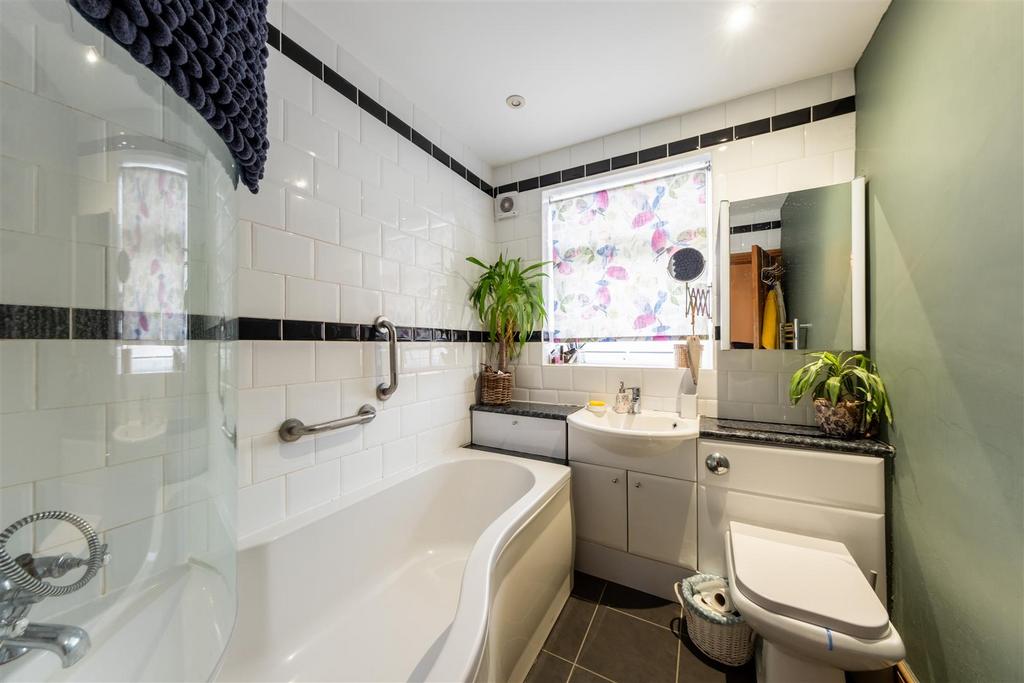 10 Rayleigh Avenue-026.jpg
