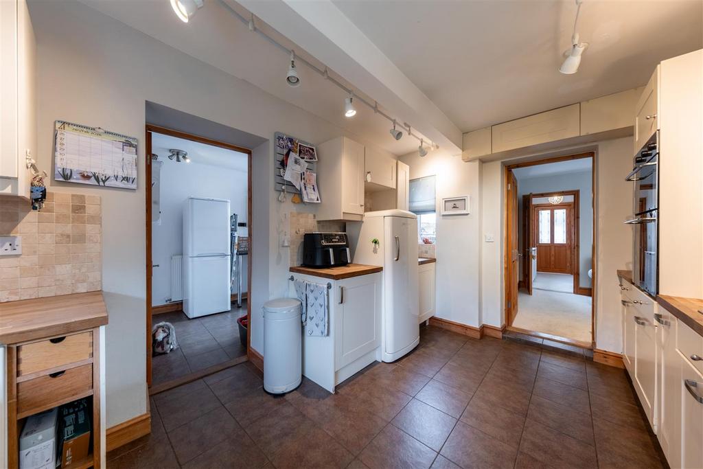 10 Rayleigh Avenue-006.jpg