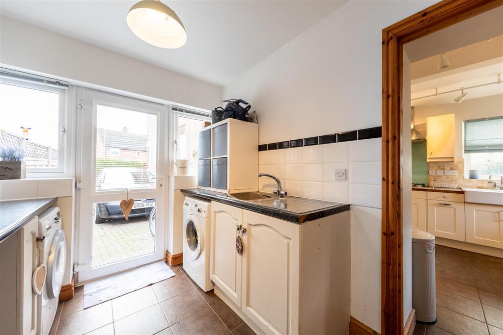 10 Rayleigh Avenue-008.jpg