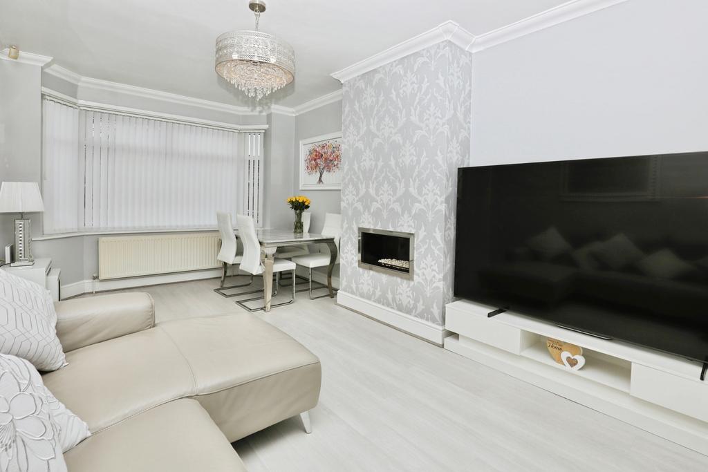 Lounge/Dining Room