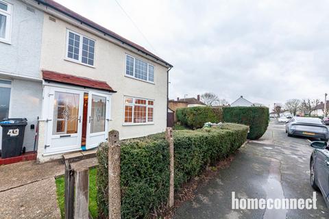 3 bedroom semi-detached house to rent, Arrowsmith Road, Chigwell IG7