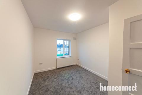 3 bedroom semi-detached house to rent, Arrowsmith Road, Chigwell IG7