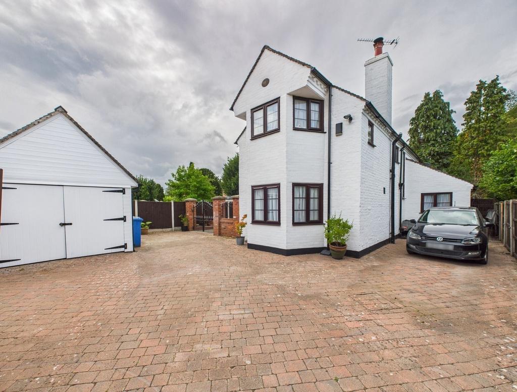 Driveway, parking &amp; detached garage