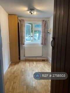2 bedroom flat to rent, Bletchmore Close, Harlington, Hayes, UB3