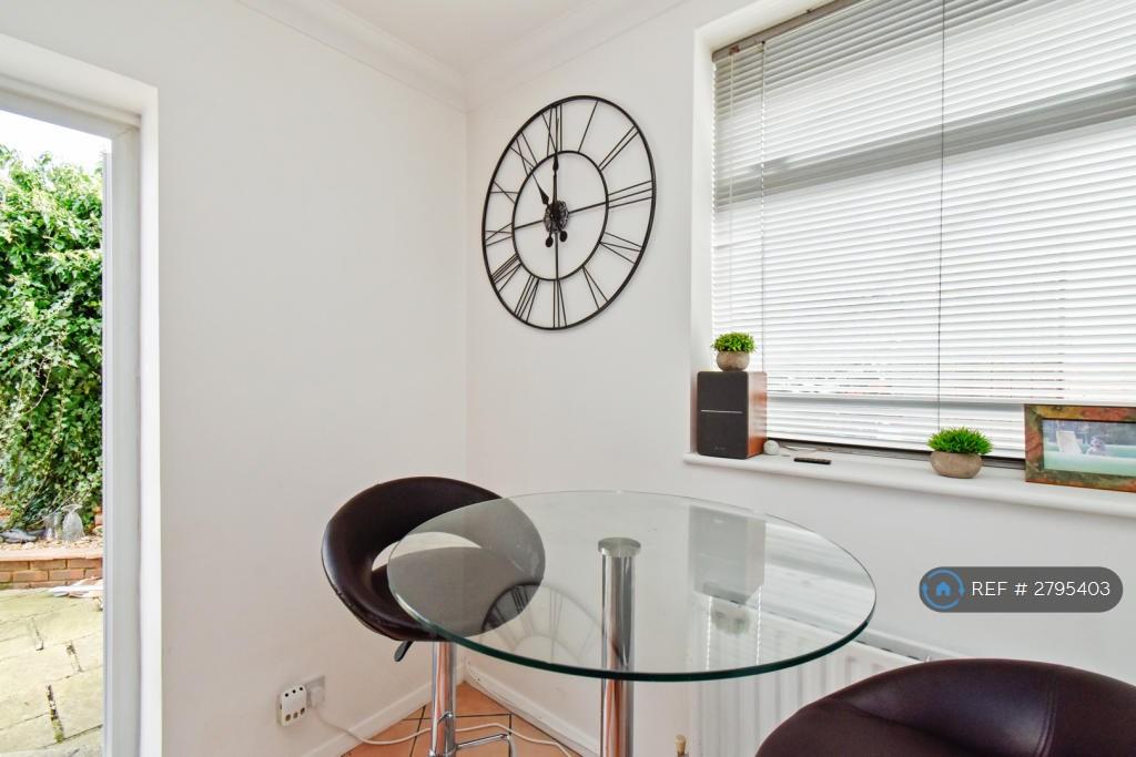 Kitchen- Breakfast Table Area