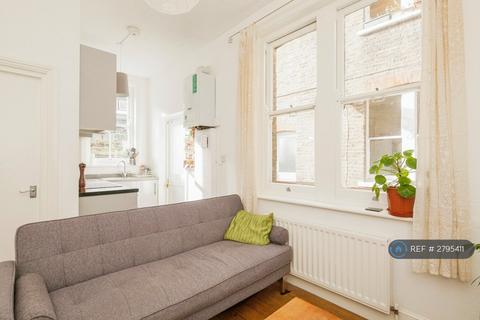 3 bedroom flat to rent, Cleveland Mansions, London, SW9