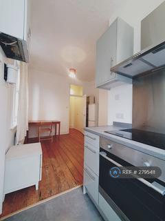 3 bedroom flat to rent, Cleveland Mansions, London, SW9