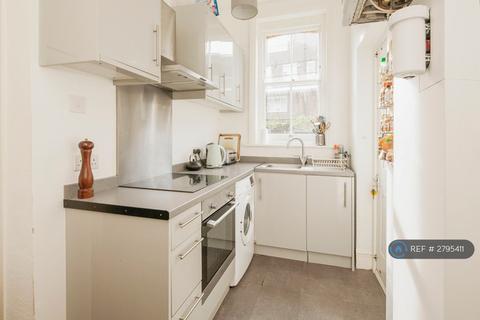 3 bedroom flat to rent, Cleveland Mansions, London, SW9