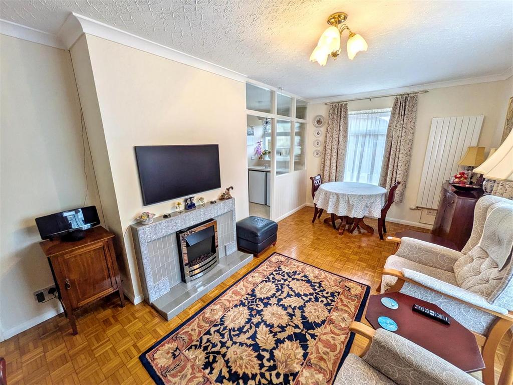 Living dining room 2 new.jpg