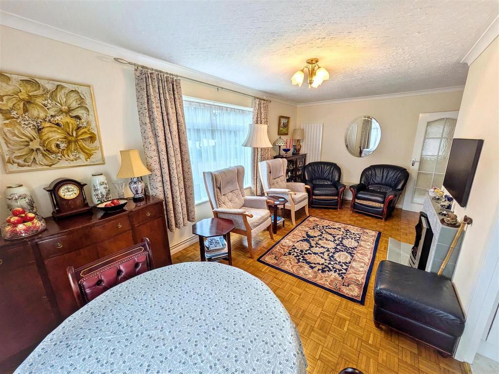 Living dining room 3 new.jpg