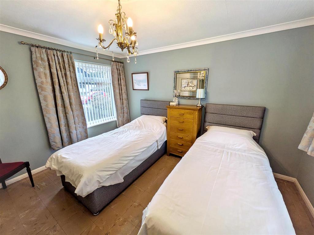 Bedroom 1a new.jpg
