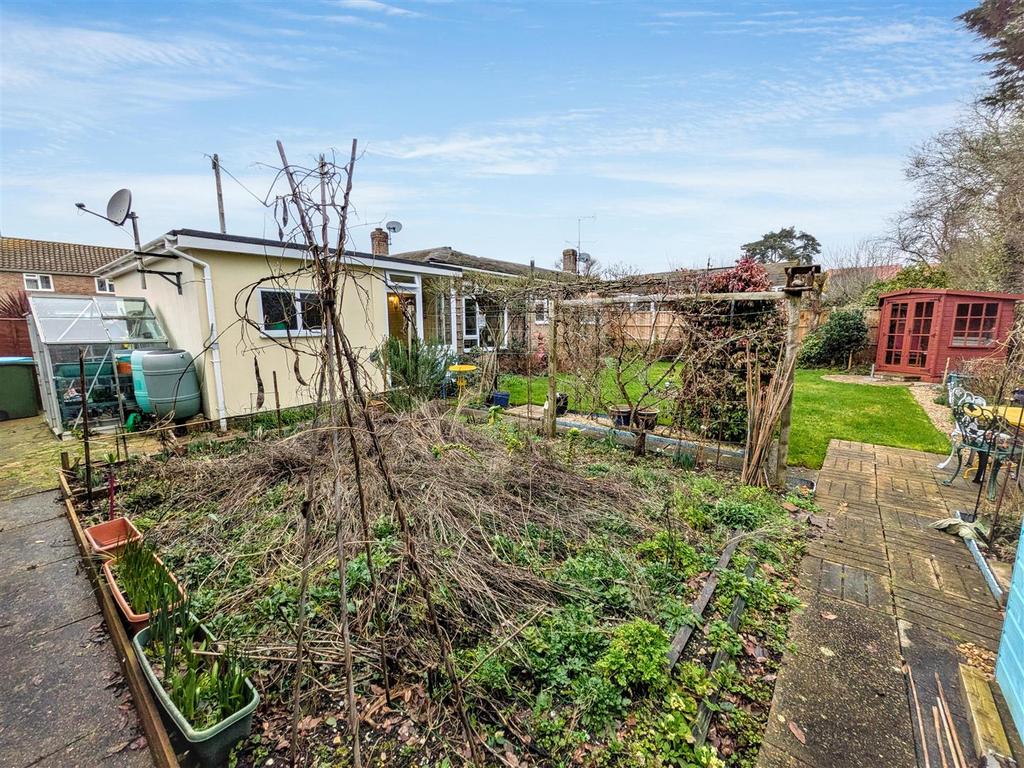 Rear garden 3 new.jpg