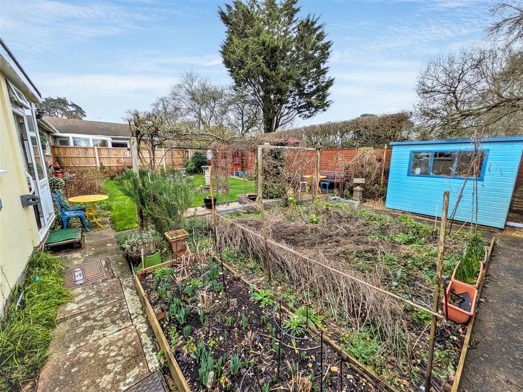 Rear garden 5 new.jpg