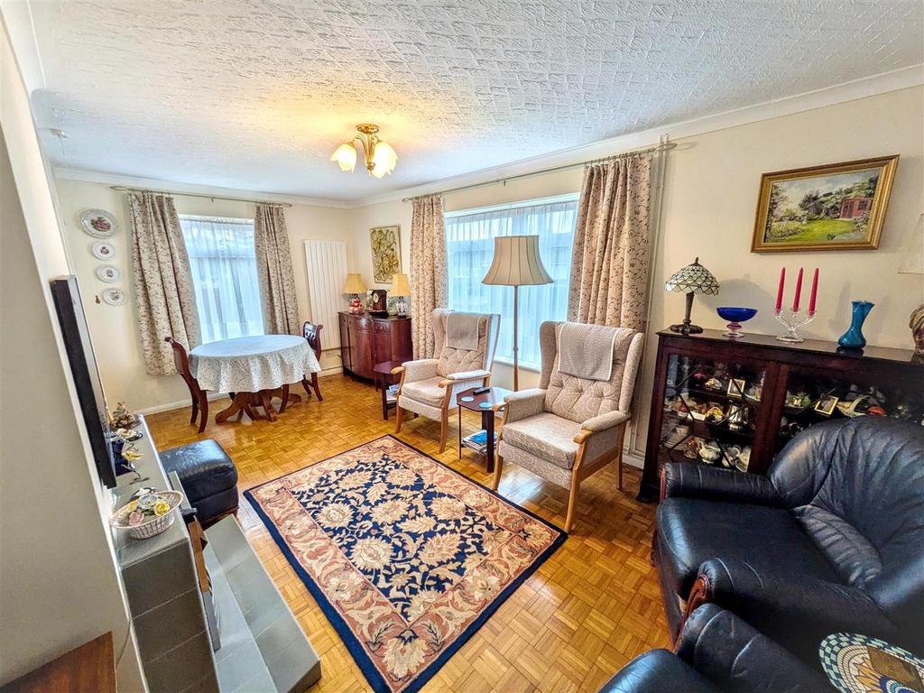 Living / dining room