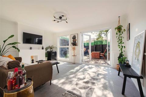 3 bedroom terraced house for sale, Tredegar Road, London E3