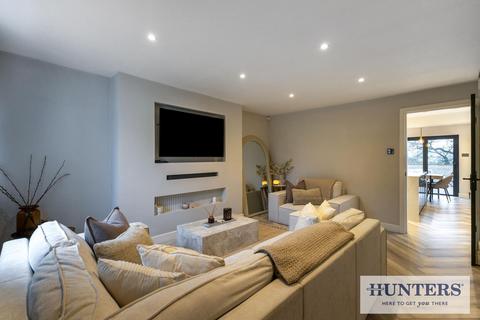 3 bedroom semi-detached house for sale, Woodlea Close, Yeadon, Leeds