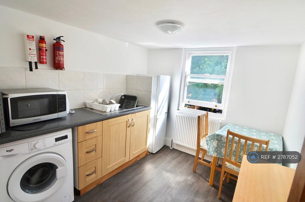 Top Kitchen/Study