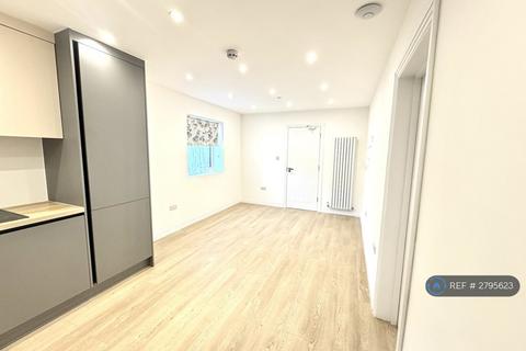 1 bedroom flat to rent, Beaulieu Drive, Pinner, HA5