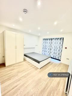 1 bedroom flat to rent, Beaulieu Drive, Pinner, HA5
