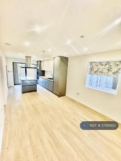 1 bedroom flat to rent, Beaulieu Drive, Pinner, HA5