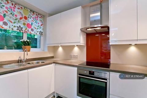 2 bedroom flat to rent, Cranford Lodge, London, SW19