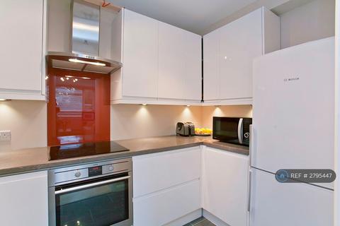 2 bedroom flat to rent, Cranford Lodge, London, SW19