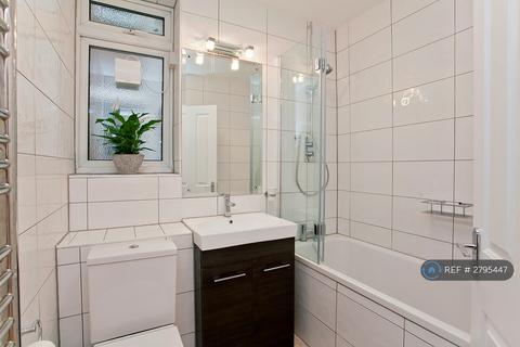 2 bedroom flat to rent, Cranford Lodge, London, SW19