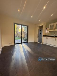 undefined, Holmesdale Avenue, London, SW14