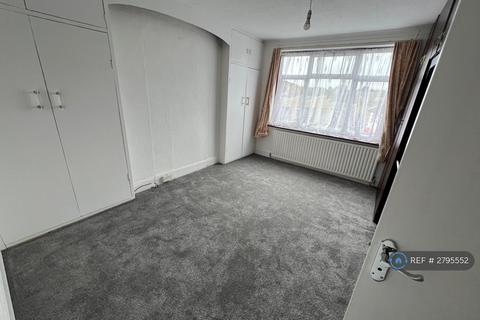 2 bedroom flat to rent, Woodhouse Road, London, N12