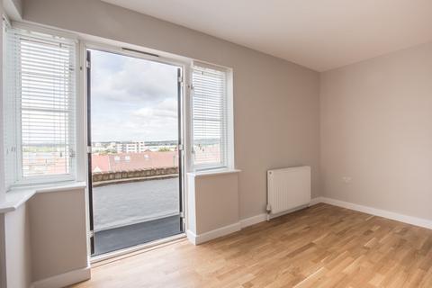 2 bedroom flat to rent, Delta Court, Coles Green Road