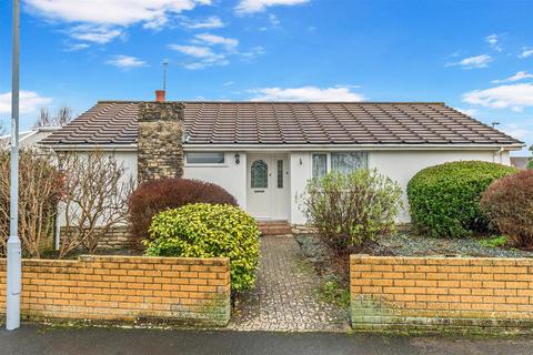 3 bedroom bungalow for sale, Rowan Drive, Verwood BH31