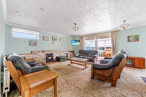 3 bedroom bungalow for sale, Rowan Drive, Verwood BH31