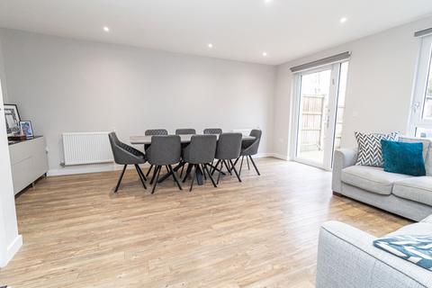 3 bedroom end of terrace house for sale, Fry Lane, Edgware, HA8