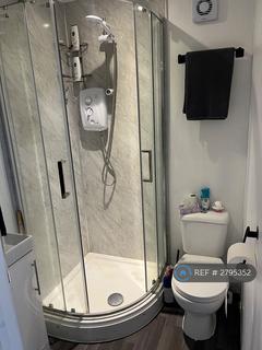 Studio to rent, Vardon Drive, Leigh-On-Sea, SS9