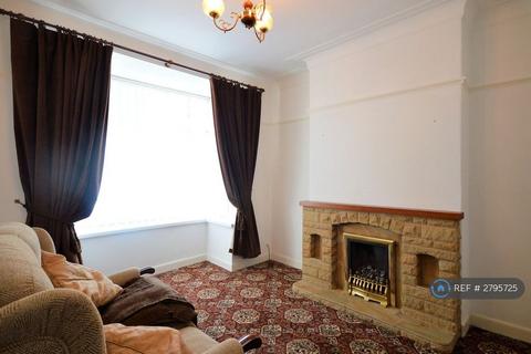 3 bedroom terraced house to rent, Threlfall Road, Blackpool, FY1