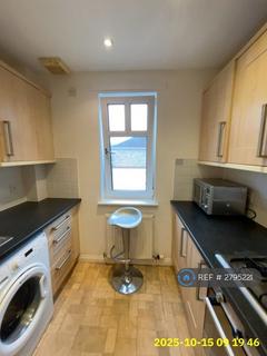 2 bedroom flat to rent, Gorgie, Edinburgh, EH11