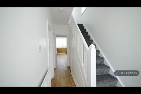 3 bedroom semi-detached house to rent, Lockerbie Avenue, Thornton-Cleveleys, FY5