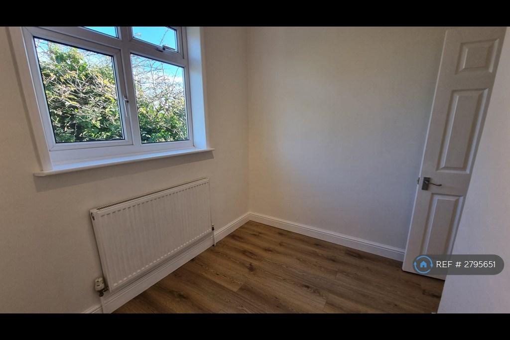 Bedroom 2 Single