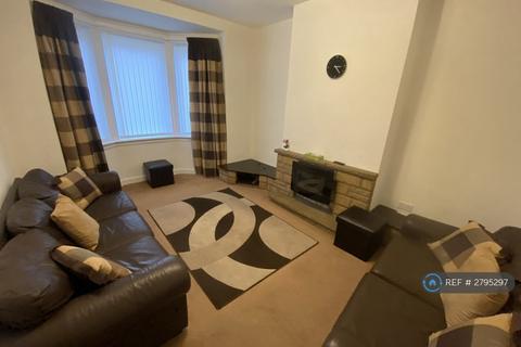 undefined, Great Western Road, Glasgow, G13