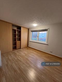 2 bedroom flat to rent, Langbar Crescent, Glasgow, G33