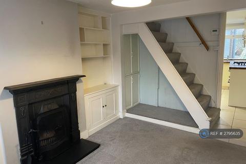 2 bedroom terraced house to rent, George Street, Berkhamsted, HP4