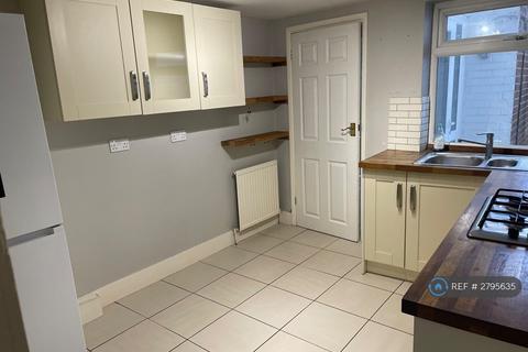 2 bedroom terraced house to rent, George Street, Berkhamsted, HP4