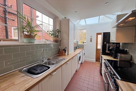4 bedroom end of terrace house for sale, School Lane, Kenilworth