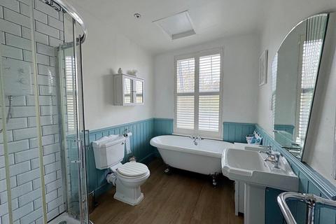 4 bedroom end of terrace house for sale, School Lane, Kenilworth