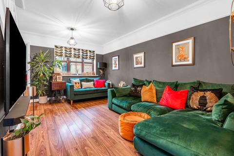 2 bedroom end of terrace house for sale, Orchard Close, Ware SG12