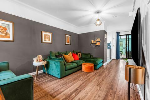 2 bedroom end of terrace house for sale, Orchard Close, Ware SG12