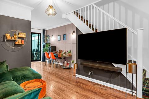 2 bedroom end of terrace house for sale, Orchard Close, Ware SG12