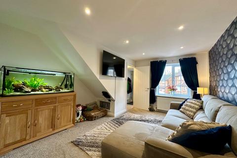 3 bedroom semi-detached house for sale, Yew Tree Drive, Kingsteignton TQ12